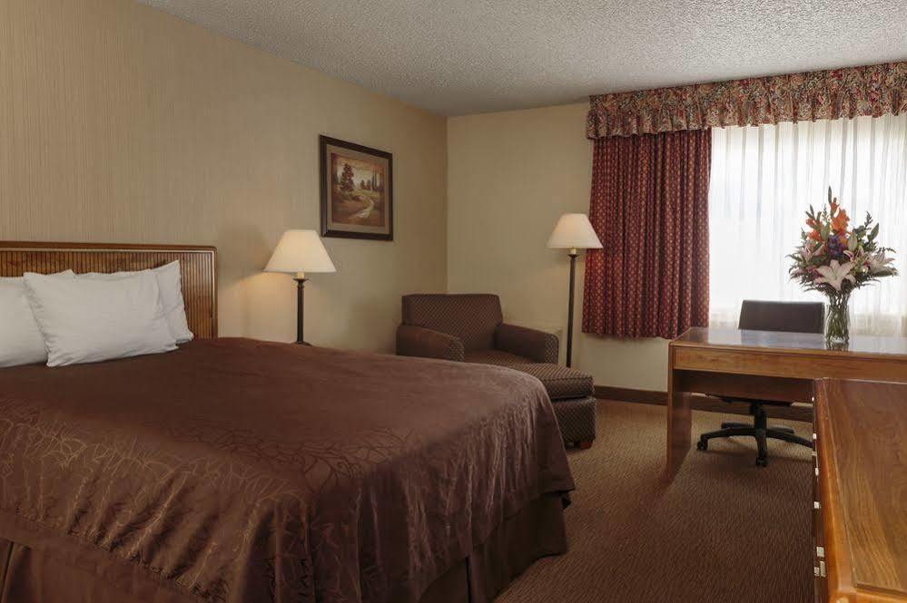 High Desert Inn Элко Экстерьер фото